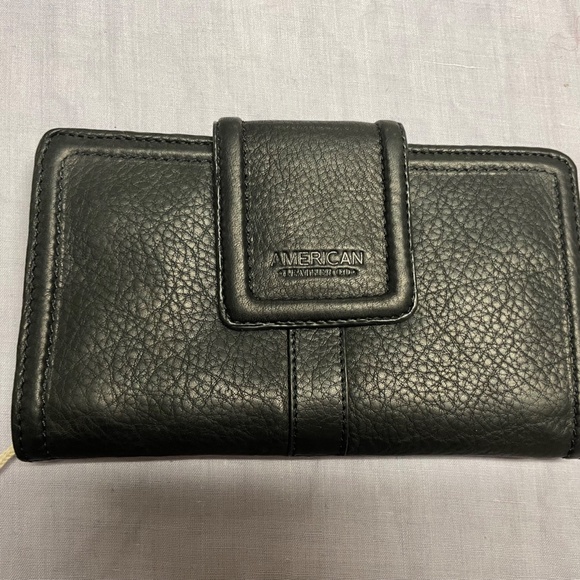 Lucas Slim Leather Wallet from AMERICAN LEATHER CO. - Picture 3 of 7
